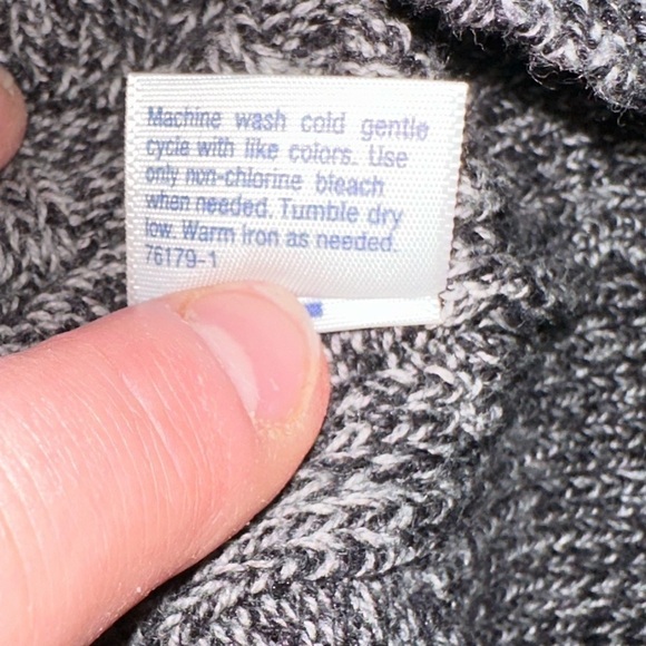 ST. JOHN’S BAY SWEATER - Picture 5 of 5